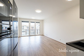 Pronájem bytu 1+kk, Výstavní, Háje, 19900 Kč/měs, 33 m2, cena 19900 CZK / objekt / měsíc, nabízí 