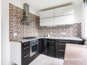 Pronájem bytu 3+1, Košťálkova, Kobylisy, 66 m2, cena 26000 CZK / objekt / měsíc, nabízí
