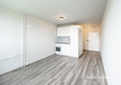 Pronájem bytu 1+kk, Děčínská, Střížkov, 23 m2, cena 14800 CZK / objekt / měsíc, nabízí 