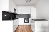 Pronájem bytu 2+kk, Sobí, Hloubětín, 25900 Kč/měs, 55 m2, cena 25900 CZK / objekt / měsíc, nabízí 