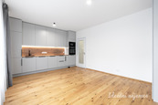 Pronájem bytu 1+kk, Závišova, Praha 4 - Nusle | 33 m2 | 21 000 Kč/měs. | Garáž a sklep v ceně, cena 21000 CZK / objekt / měsíc, nabízí 