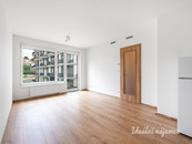 Pronájem bytu 1+kk s balkonem, Kolbenova, Vysočany, 19500 Kč/měs, 33 m2, cena 19500 CZK / objekt / měsíc, nabízí 