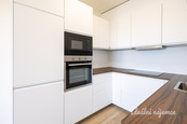 Pronájem bytu 2+kk, Waltariho, Hloubětín, 52 m2, cena 23900 CZK / objekt / měsíc, nabízí 
