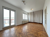 Pronájem bytu 1+kk, Ortenovo náměstí, Holešovice, 27 m2, cena 15990 CZK / objekt / měsíc, nabízí Ideální nájemce