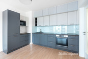 Pronájem bytu 3+kk, Strnadových, Vysočany, 89 m2, cena 29900 CZK / objekt / měsíc, nabízí 