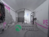 INVESTIČNÍ PŘÍLEŽITOST V SRDCI KARLÍNA - 235 m2 S OBROVSKÝM POTENCIÁLEM, cena 12400000 CZK / objekt, nabízí Personal Reality
