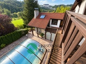 VÝJIMEČNÝ RODINNÝ DŮM V ČESKÉM ŠTERNBERKU - 1 100 m2, WELLNESS, BAZÉN A VÝHLED NA HRAD, cena 30000000 CZK / objekt, nabízí 