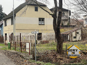 Prodej dvoupatrového RD s dvěma samostatnými byty v Jindřichově Hradci, cena 6750000 CZK / objekt, nabízí 