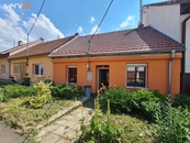 Pronájem, Rodinný dům, Hrušky, cena 18000 CZK / objekt / měsíc, nabízí Servio s.r.o.