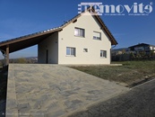 Exkluzivně nabízíme na pronájem rodinného domu v obci Svinaře, cena 39000 CZK / objekt / měsíc, nabízí nemovite