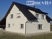 Exkluzivně nabízíme na pronájem rodinného domu v obci Svinaře, cena 39000 CZK / objekt / měsíc, nabízí 