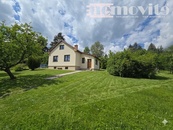 Prodej chalupu a vedlejší stavbu na pozemku 1 856 m2, Svinaře - Lhotka, cena cena v RK, nabízí 