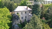 Nabízíme na prodej unikátní empírovou hájovnu z r.1836, Skalice u Žitenic, Litoměřice, cena cena v RK, nabízí 