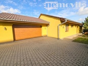 Rodinný bungalov 4+1 s dvojgaráží, na pozemku 708m2 - Jesenice, Praha západ, cena 18950000 CZK / objekt, nabízí nemovite