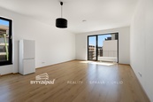 Pronájem bytu 2+kk velikosti 59 m2 s balkonem 6 m2 ve 4.NP budovy v Triangl Living Parku, Plzeň, cena 16900 CZK / objekt / měsíc, nabízí BYTY Západ, s.r.o.