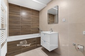 Pronájem bytu 2+kk velikosti 58 m2 s balkonem 9 m2 ve 3.NP budovy v Triangl Living Parku v Plzni, cena 16400 CZK / objekt / měsíc, nabízí 