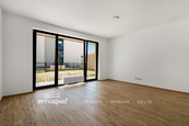Pronájem bytu 2+kk velikosti 61 m2 s předzahrádkou 57 m2 v budově Triangl Living Park v Plzni, cena 19000 CZK / objekt / měsíc, nabízí 