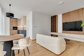 Pronájem luxusního bytu 2+kk o velikosti 58 m2, s terasou 28 m2 a dvěma parkovacími místy, cena 24000 CZK / objekt / měsíc, nabízí BYTY Západ, s.r.o.
