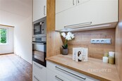 Pronájem prostorného, světlého bytu 3+kk, ul. Travná, Praha 9 Kyje, Jahodnice, cena 21500 CZK / objekt / měsíc, nabízí 