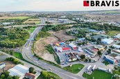 Pronájem lukrativních pozemků od 2000m2 do 35100m2, u nájezdu na dálnici D1, Brno - Horní Heršpice, cena 35 CZK / m2 / měsíc, nabízí BRAVIS reality