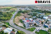 Pronájem lukrativního pozemku 4000m2, u nájezdu na dálnici D1, Brno - Horní Heršpice, cena 35 CZK / m2 / měsíc, nabízí BRAVIS reality