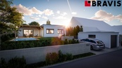 Prodej moderního bungalovu 4+kk, pozemek 652 m2, Bučovice u Brna, tepelné čerpadlo,výhled, cena cena v RK, nabízí 
