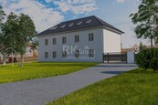 Prodej RD se stavebním povolením o 6 jednotkách s celkovou čist. výměrou 422 m2 Český Brod - Štolmíř, cena 6800000 CZK / objekt, nabízí