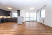 Pronájem luxusního a nového bytu 3+kk/2B/G v čerstvě dokončené novostavbě u stanice metra Prosek., cena 32500 CZK / objekt / měsíc, nabízí 
