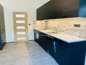 Pronájem bytu 3+1, 100m2, po rekonstrukci, parkovací stání, 1.patro, Lesní ulice - Mariánské Lázně, cena 15500 CZK / objekt / měsíc, nabízí RK Group realitní kancelář