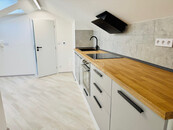 Prodej podkrovního bytu, 50 m2 (+ 20 m2 užitné plochy), ul. Podle Kačerova - Praha 4-Michle, cena 5970000 CZK / objekt, nabízí 