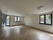 Pronájem moderního 1+kk 44,40 m2 s předzahrádkou 20 m2 v novostavbě bytového domu v Hořovicích, cena 16000 CZK / objekt / měsíc, nabízí 