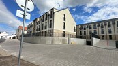 Pronájem nového bytu 1+kk 27.1m2 se zahradou 20.3m2, Český Brod - Pod Malechovem, cena 15000 CZK / objekt / měsíc, nabízí 