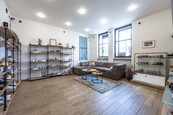 Pronájem atraktivního obchodního prostoru s výlohami u pražské náplavky, Rašínovo nábřeží - Praha 2., cena 38000 CZK / objekt / měsíc, nabízí RK Group realitní kancelář
