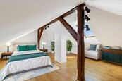 Prodej mezonetového bytu 4+kk, 118 m2, Komárov, cena 6600000 CZK / objekt, nabízí RK Group realitní kancelář
