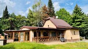 Pronájem rodinného domu 4+1 s terasou, zimní zahradou a pozemky 1 000 m2 - Krásné, Tři Sekery, cena 32000 CZK / objekt / měsíc, nabízí 