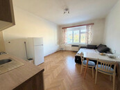 Pronájem bytu 1+kk, 27 m2 ve 2.p. cihlového domu, ul. Kolbenova, Praha 9 - Vysočany, cena 13500 CZK / objekt / měsíc, nabízí RK Group realitní kancelář