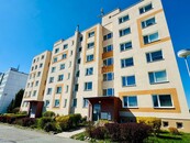 Prodej bytu 3+1, 77 m2, lodžie, sklep, 1. patro, bezbariérový přístup - Soběslavova, Stříbro, cena 3590000 CZK / objekt, nabízí 