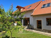 Prodej zrekonstruované usedlosti na pozemku 916 m2 - Vraný u Slaného, cena cena v RK, nabízí REKO realitní kancelář