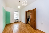 Prostorný byt 2+1 s balkonem v Plzni, cena 2990000 CZK / objekt, nabízí REALITNÍ KANCELÁŘ PUBEC, s.r.o.
