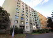 Prodej bytu 3+1 v srdci Skvrňan - ulice Macháčkova, cena 5490000 CZK / objekt, nabízí 