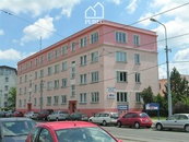Menší kancelář v Plzni na Slovanech, cena 2413 CZK / objekt / měsíc, nabízí REALITNÍ KANCELÁŘ PUBEC, s.r.o.