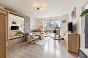 Prodej, cihlový byt 3+1 Hodonín, ulice Skácelova, zastřešený balkon, 2 sklepy, možnost parkování u domu, CP: m2, cena 1 CZK / objekt, nabízí 