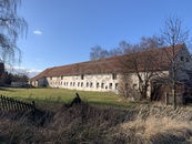 Prodej stavebního pozemku 1 691 m2 se zemědělskou stavbou, Mančice - Dolní Chvatliny, okr. Kolín., cena 4690000 CZK / objekt, nabízí 