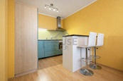 Prodej bytu 2+kk s garážovým stáním, cena 6950000 CZK / objekt, nabízí House ViP, s.r.o.