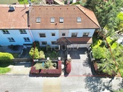 Prodej rodinného domu 330 m2 s investičním potenciálem, na pozemku 397, Praha 10 - Dolní Počernice, cena cena v RK, nabízí House ViP, s.r.o.