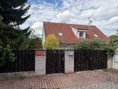 Prodej rodinného domu 113 m2, Praha 8 - Dolní Chabry, cena 18900000 CZK / objekt, nabízí House ViP, s.r.o.