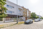 Prodej bytu 4+1 se zahradou a garáží, cena 31500000 CZK / objekt, nabízí Pospíšilová reality