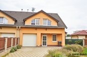 Pronájem rodinného domu ( 160 m2) se zahradou, ul. Syrovická, Rajhrad, cena 40000 CZK / objekt / měsíc, nabízí David Raus realitní služby
