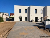Prodej rodinného domu 5+kk s pozemkem (437 m2), ul. Syrovická, Rajhrad (1)