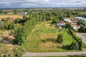 Nabízíme k prodeji pozemek v malebné obci Pečky, která se nachází v krásném prostředí středních Čech., cena cena v RK, nabízí 